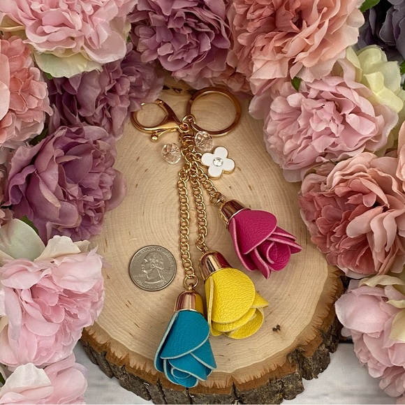 Multicolor Triple Rose Charm with Beads Keychain - Picture 12 of 12